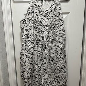 Pretty Garden Black and‎ White Jumpsuit size XL